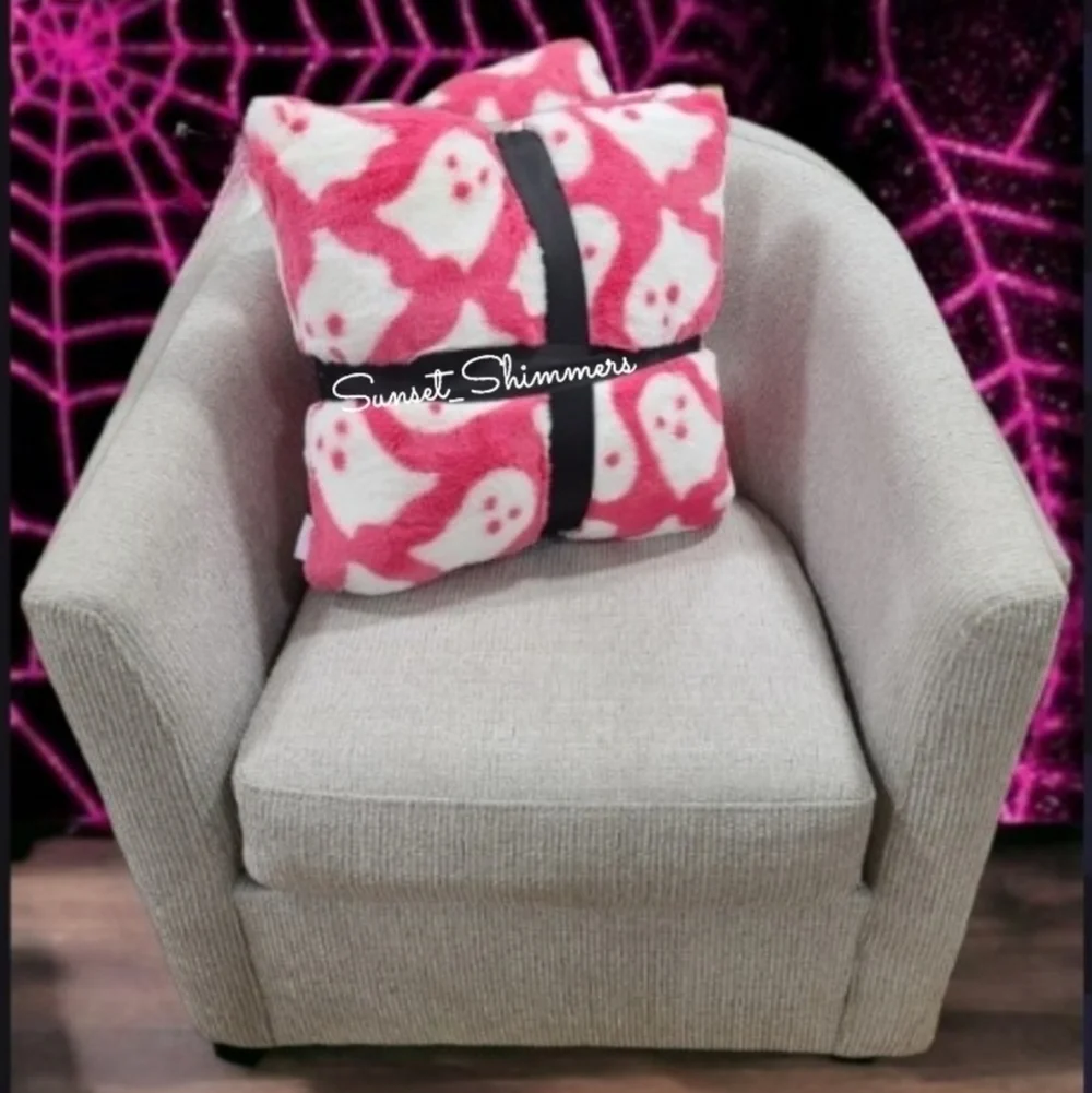 x2 Halloween Faux Fur Hot Pink Ghost Pillow Set by StoreHouse Large 20